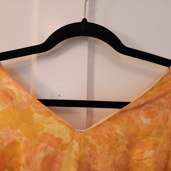 🌟60's Yellow Dress🌟 - Picture 5 of 6